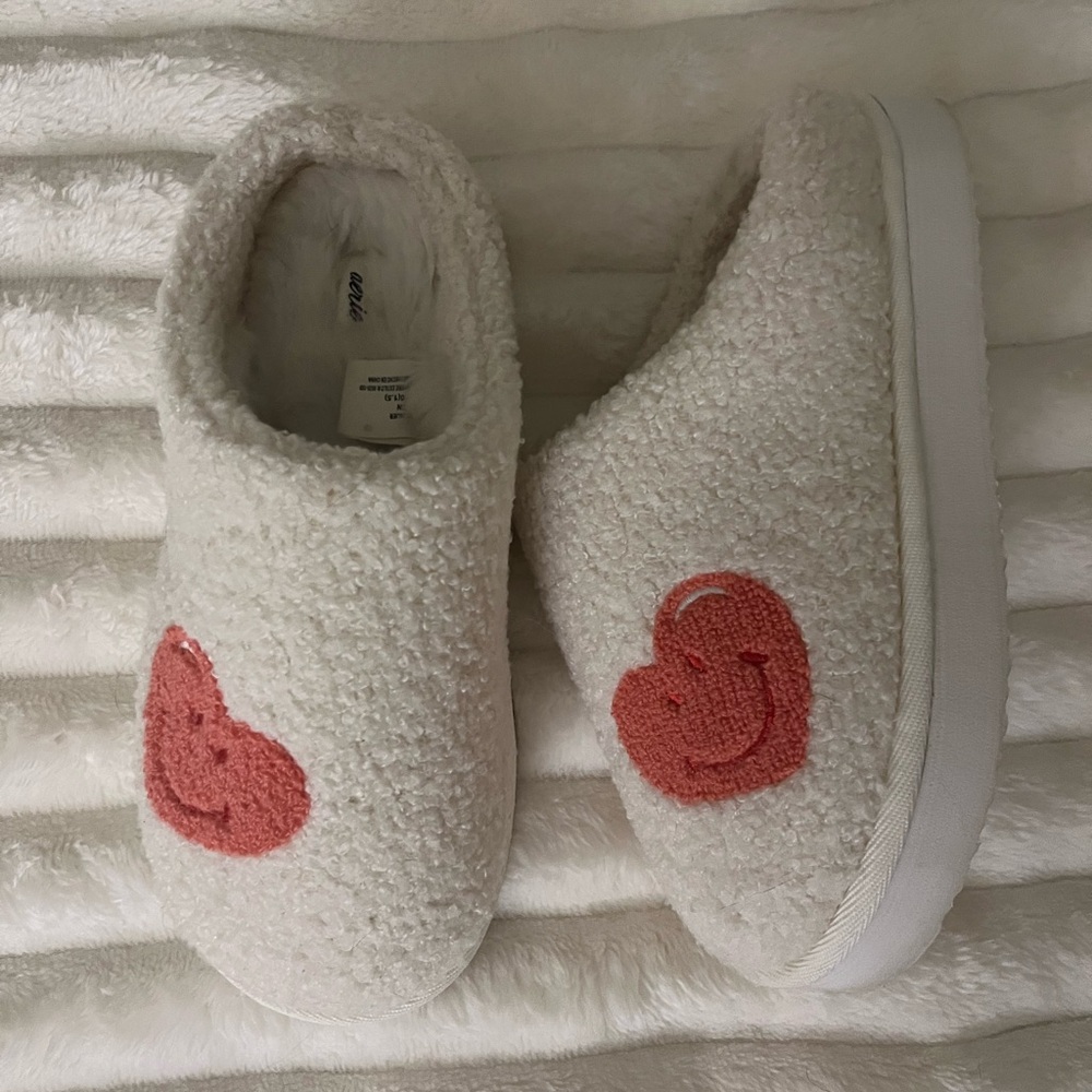 Heart Valentine’s Day slippers